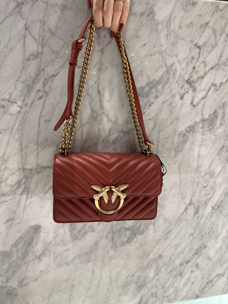 100074 B08Q RED