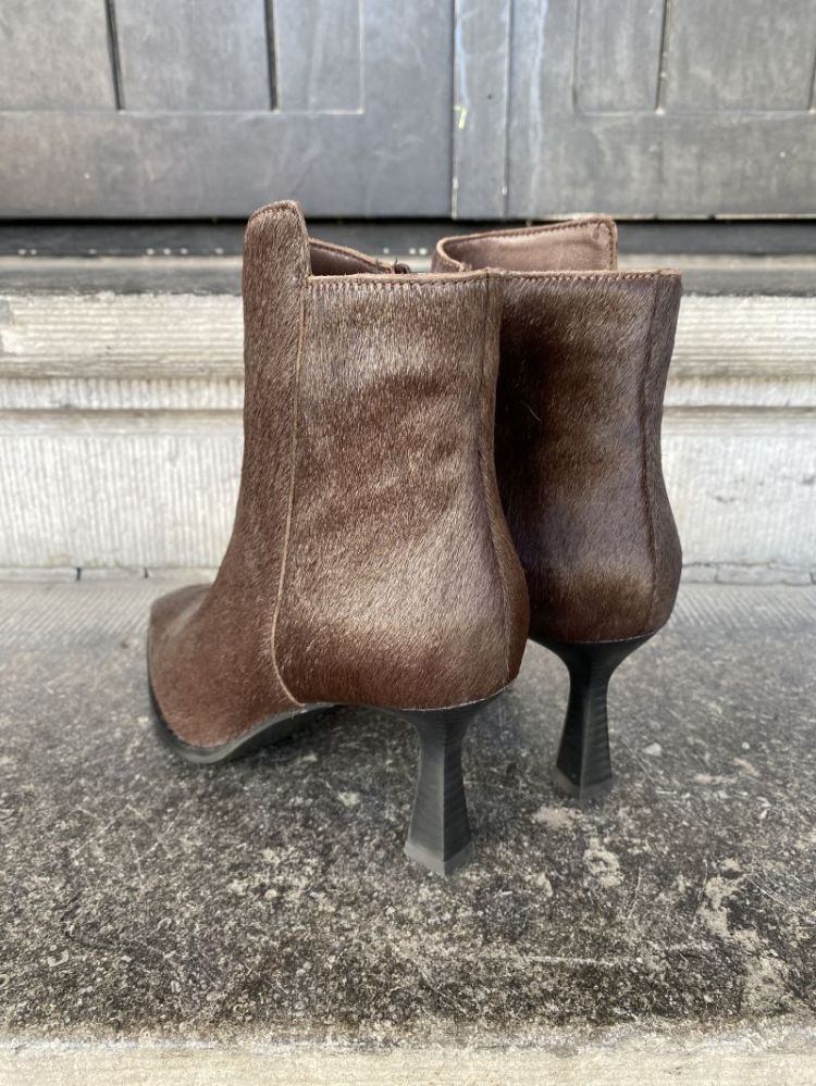 MARRON