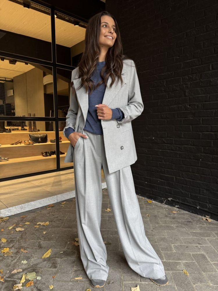  SILVER GREY